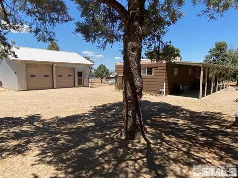 86 Shetler Dr, Coleville, CA 96107