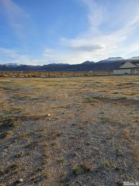 250 Sage St, Hawthorne, NV 89415