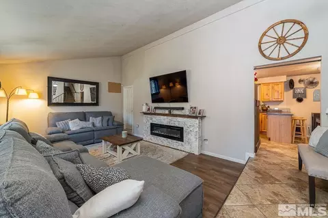 732 Desert View Ct, Sparks, NV 89434