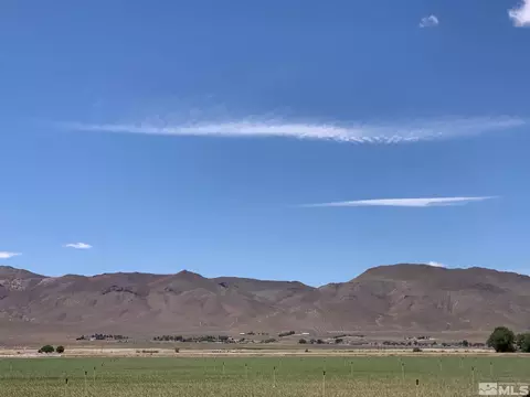 82 Locust Dr, Yerington, NV 89447