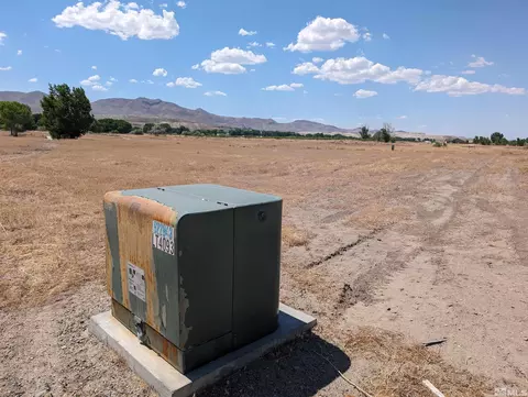 408 Maple Dr, Yerington, NV 89447