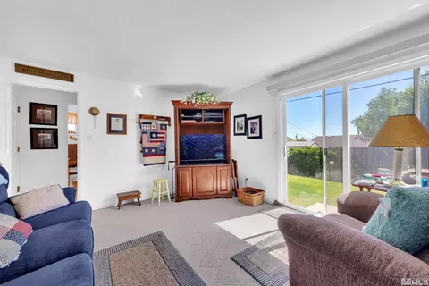 620 Nancy Cir, Reno, NV 89503 photo 12