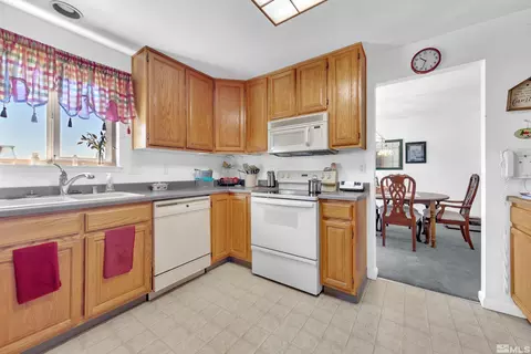 620 Nancy Cir, Reno, NV 89503 photo 4
