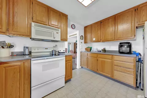 620 Nancy Cir, Reno, NV 89503 photo 5