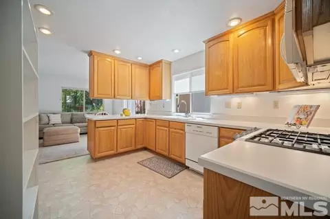 330 E Riverview Cir, Reno, NV 89509 photo 11