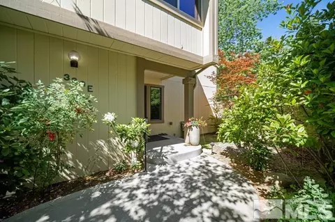 330 E Riverview Cir, Reno, NV 89509 photo 4