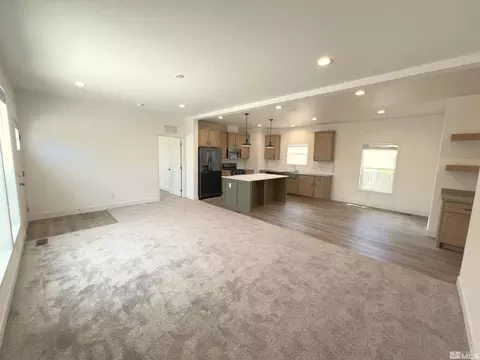 252 E 9th St, Sun Valley, NV 89433 photo 3