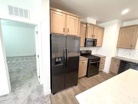 252 E 9th St, Sun Valley, NV 89433 photo 5