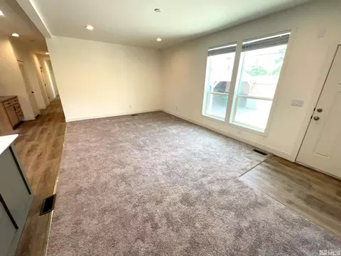 252 E 9th St, Sun Valley, NV 89433 photo 2