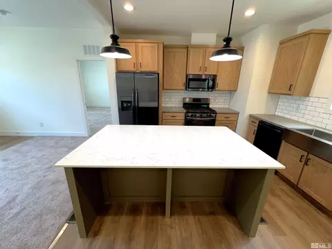252 E 9th St, Sun Valley, NV 89433 photo 6