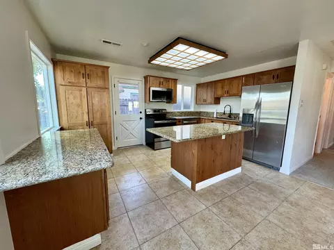 14 E M St, Sparks, NV 89431 photo 5