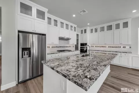 247 Commodore Dr, Verdi, NV 89439 photo 3
