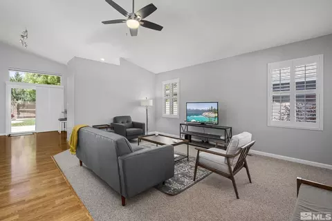 10131 Cascade Falls Dr, Reno, NV 89521 photo 4
