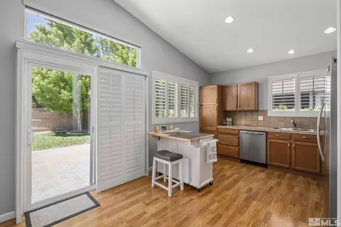 10131 Cascade Falls Dr, Reno, NV 89521 photo 9