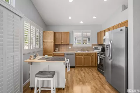 10131 Cascade Falls Dr, Reno, NV 89521 photo 8