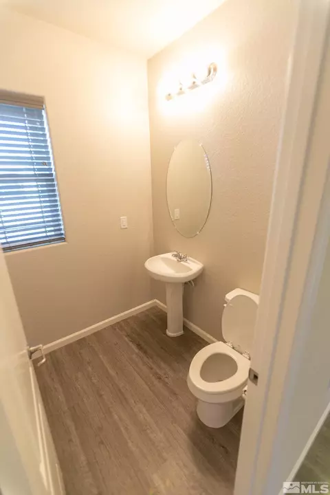 206 Hazelnut Ct, Fernley, NV 89408 photo 6