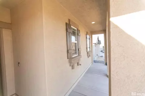 206 Hazelnut Ct, Fernley, NV 89408 photo 3