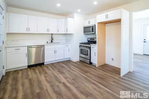 319 E Long St, Carson City, NV 89706 photo 7