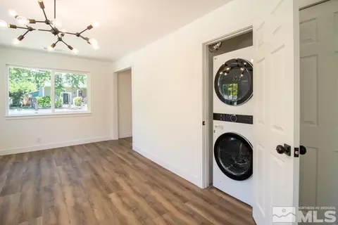 319 E Long St, Carson City, NV 89706 photo 8