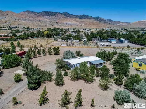 141 Prospector Rd, Dayton, NV 89403