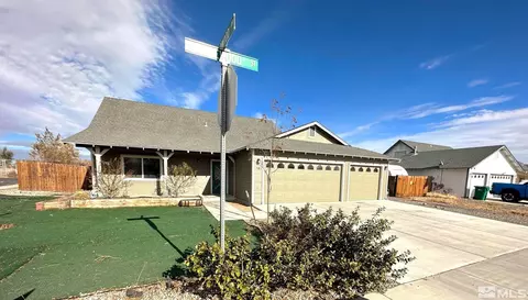 701 Tanglewood Dr, Fernley, NV 89408