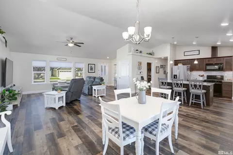 1623 Ray Ct, Fernley, NV 89408