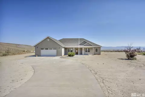 10 Spanish Springs Rd, Hawthorne, NV 89415