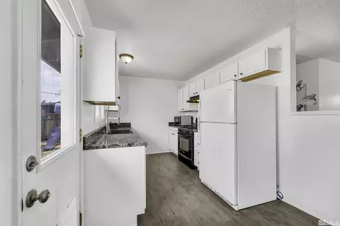 160 E Cedar St, Fernley, NV 89408 photo 7