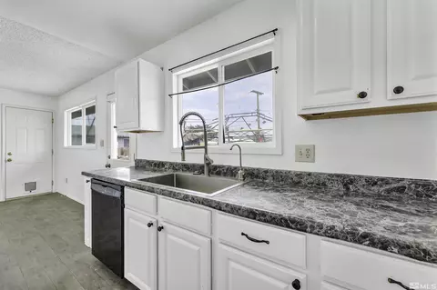 160 E Cedar St, Fernley, NV 89408 photo 9