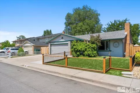 1732 Del Rosa Way, Sparks, NV 89434
