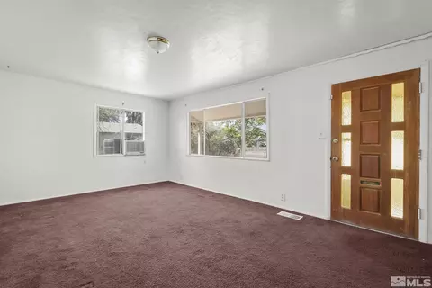 643 Douglas St, Fallon, NV 89406 photo 4