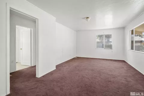643 Douglas St, Fallon, NV 89406 photo 8