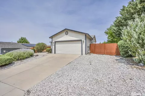 5743 Cinnamon Ct, Sun Valley, NV 89433