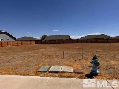 733 Karen Ct, Fallon, NV 89406 photo 2