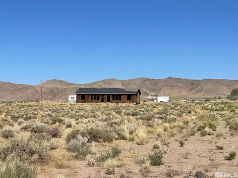14 Shirley Ln, Yerington, NV 89447