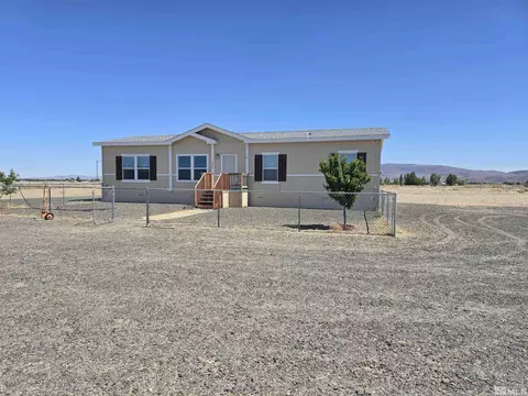 2905 E 7, Silver Springs, NV 89429