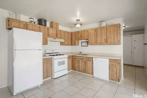 3275 Everett Dr, Reno, NV 89503 photo 6