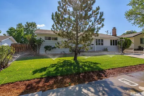 3275 Everett Dr, Reno, NV 89503 photo 2