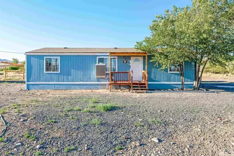 8070 Pueblo Dr, Stagecoach, NV 89429