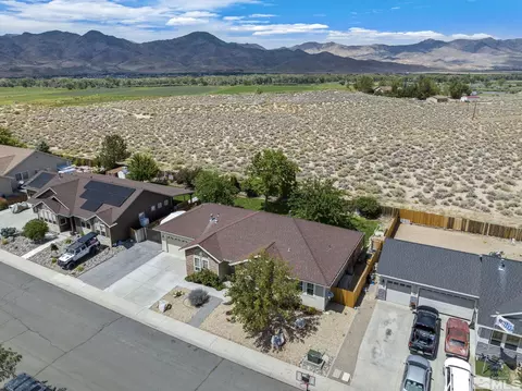 137 N Pointe Cir, Dayton, NV 89403