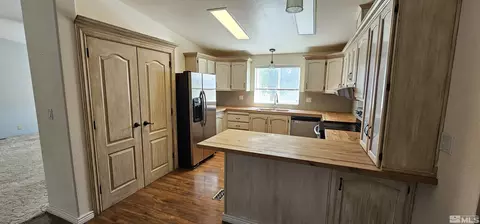 306 Gendron Rd, Round Mountain, NV 89045