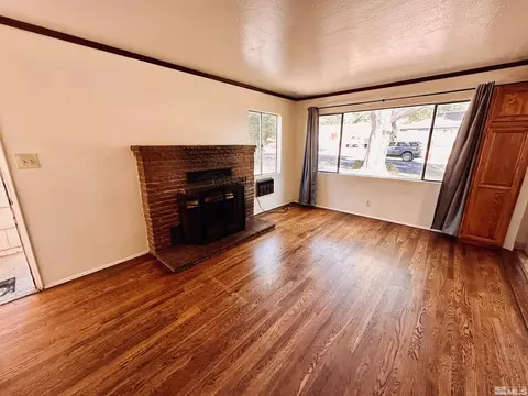 2002 Lassen Dr, Reno, NV 89503 photo 2