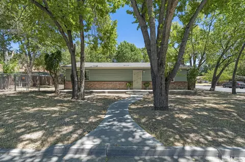 302 E Long St, Carson City, NV 89706 photo 4