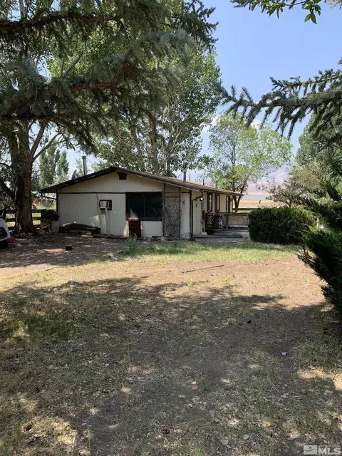 470 Richards Dr, Paradise Valley, NV 89426