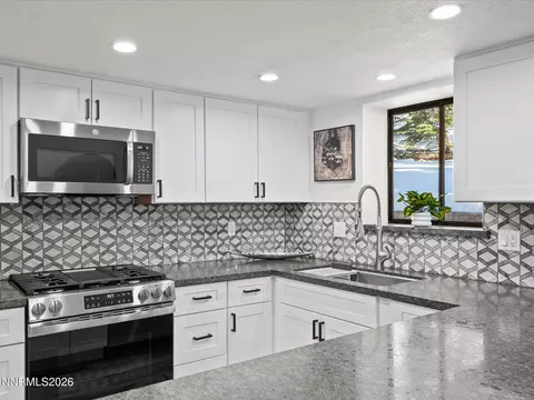 Kitchen - 449 Andria Dr, Stateline, NV 89449 photo 6 of 16