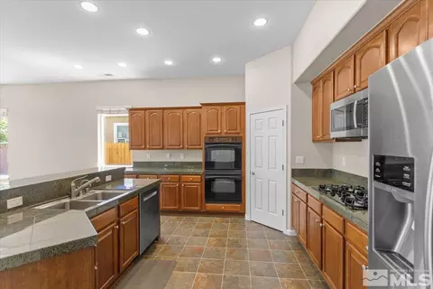 10560 Dillingham Dr, Reno, NV 89521 photo 11