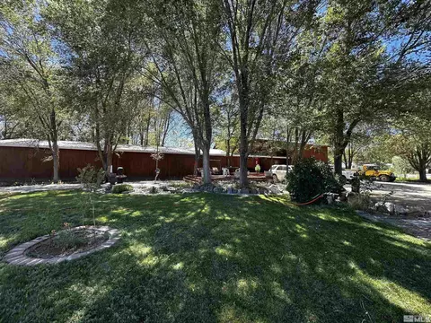 39 Barker Blvd, Round Mountain, NV 89045