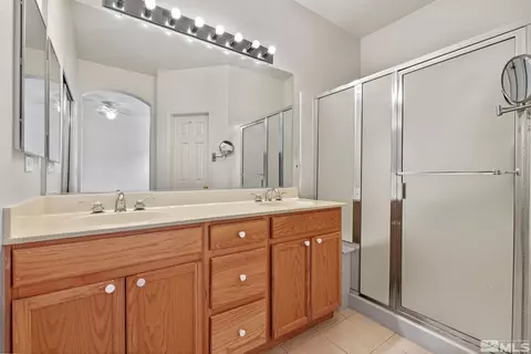 Bath - 1676 Iron Mountain Dr, Reno, NV 89521 photo 1 of 2