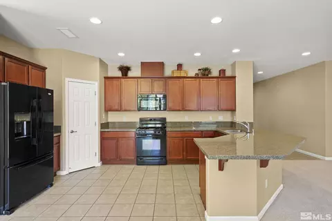 11053 Colton Dr, Reno, NV 89521 photo 7