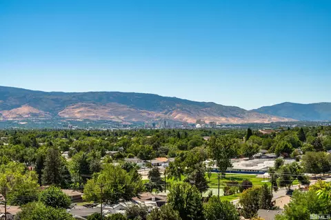 320 E Queen Way, Sparks, NV 89431 photo 1